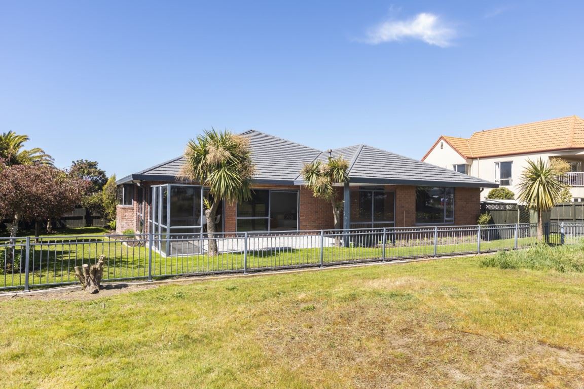 18 Cordyline Place, Waimairi Beach, Christchurch, 4 ਕਮਰੇ, 0 ਬਾਥਰੂਮ, House