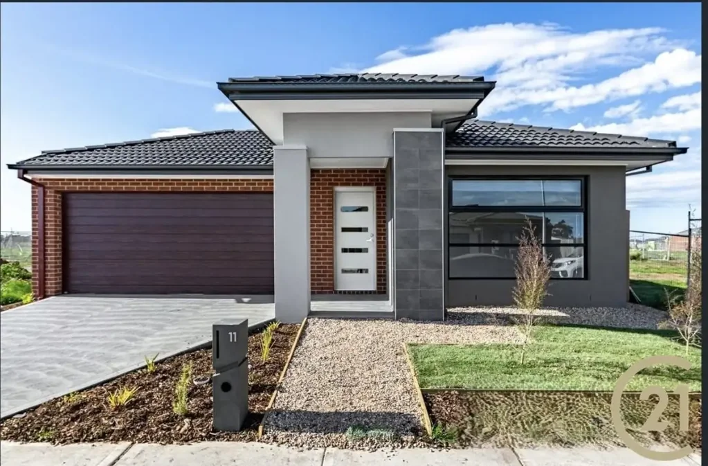 Fully Furnished 4-Bedroom Family Rental with Dual Master Suites in Prime Tarneit Location