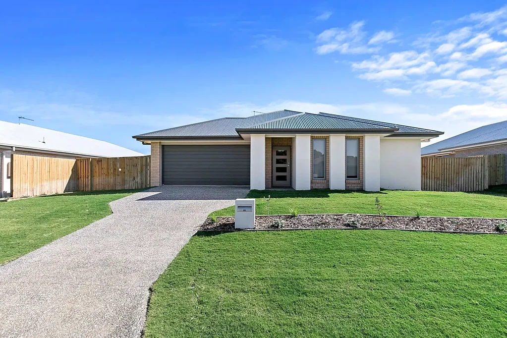NEW HOME IN NEW ESTATE!