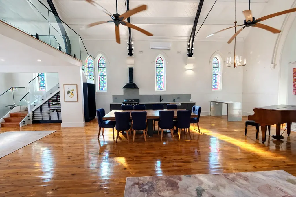 Wallabadah 2房  "The Church"  A One-of-a-kind Historic Home / Airbnb