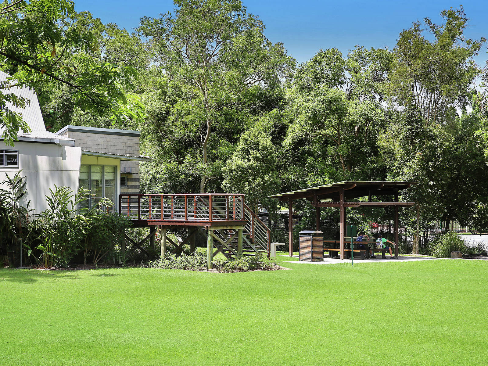 8 SAIRS ST, GLASS HOUSE MOUNTAINS QLD 4518, 0 Schlafzimmer, 0 Badezimmer, House