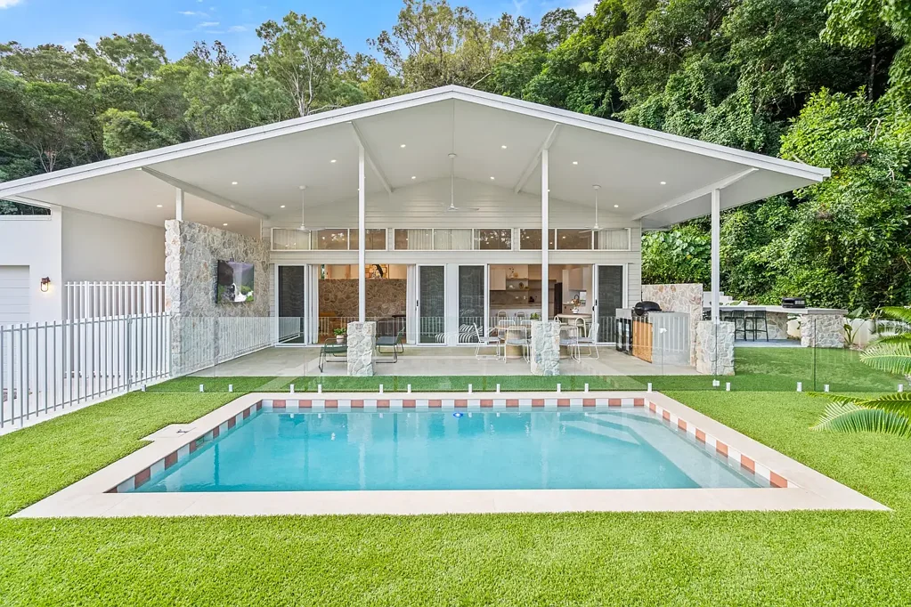 Trinity Beach 3Kwarto Luxury Living | Artisan Masonry | Coastal Ambience