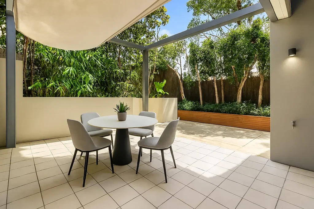 Bondi Junction 1房 环绕式私人庭院 现代设计师厨房 管道空调 停车储物 精品建筑 中心地带 顶级投资 潜力无限 A Rare Garden Courtyard Apartment in the Heart of Bondi Junction with 108sqm of Indoor/Outdoor Living