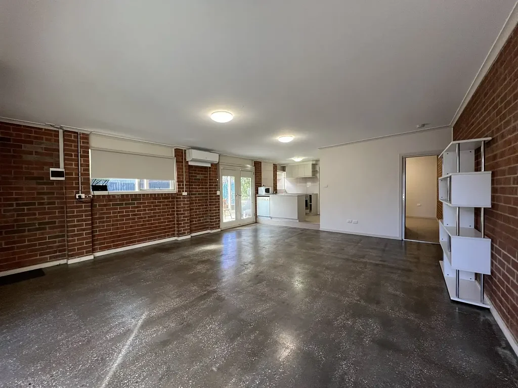 Quality One-Bedroom Flat in Peaceful Setting