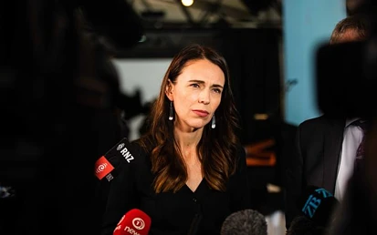 Jacinda终于承认了！这个周末，新西兰正式道歉！这群华人真急了！