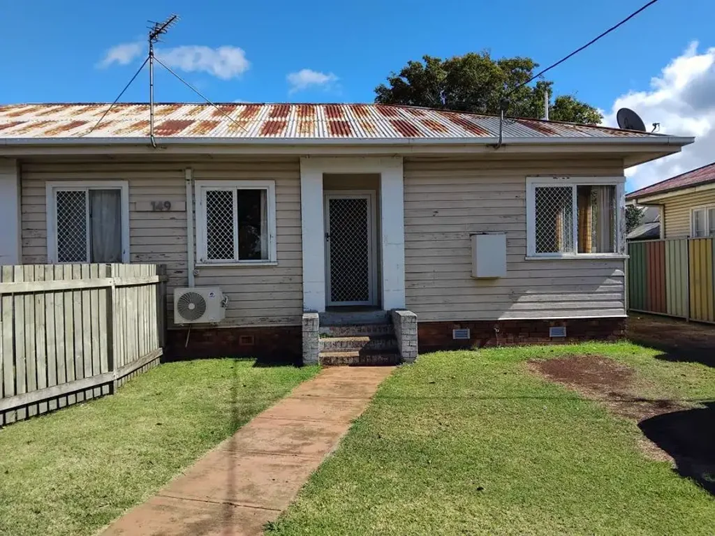 Comfortable 2 Bedroom Unit in Central Location