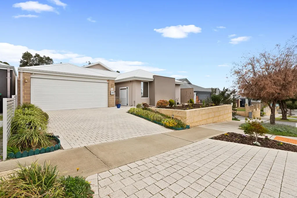 Yanchep 4कमरा Family Living at Its Finest – Welcome to 10 Rondo Way