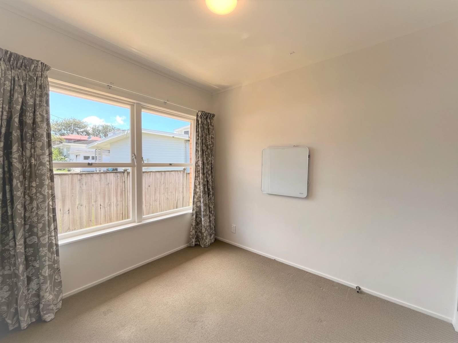 3/2 Wicklow Road, Narrow Neck, Auckland - North Shore, 2 침실, 1 욕실