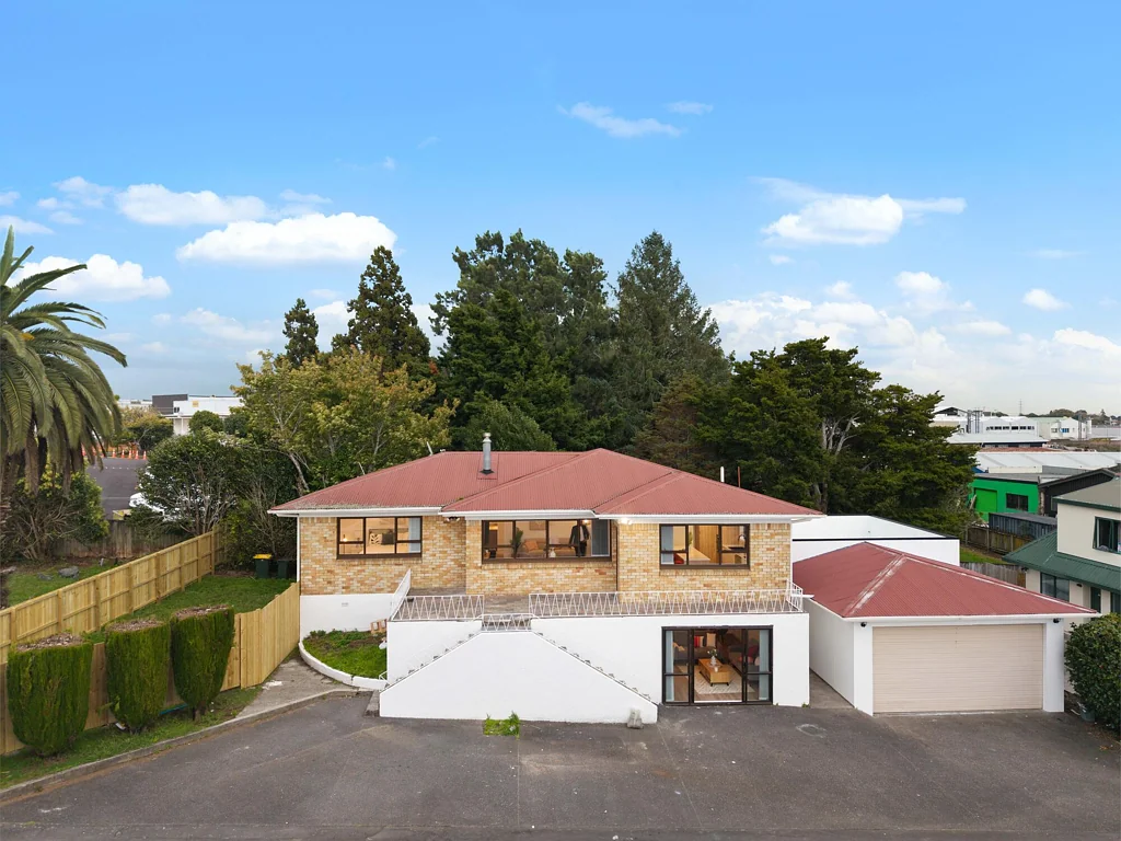 Papakura 5Zimmer Renovated home with a dual living set up!