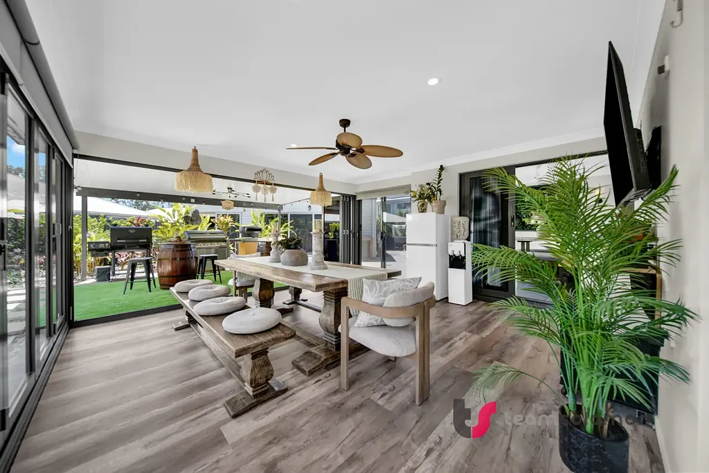 Redland Bay 4房  MODERN TRANQUILITY MEETS NO COMPROMISES!