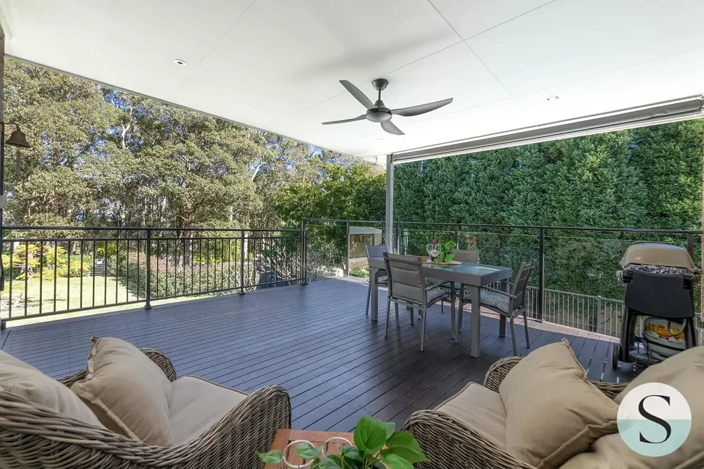 Belmont 4房  Premier Street, Privacy Galore, Reserve Backdrop, Large Level Block with Side Access, High Quality One Level Living + Pool & Sauna