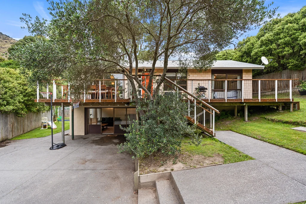 15 Heathvale Place, Heathcote Valley, Christchurch, Canterbury