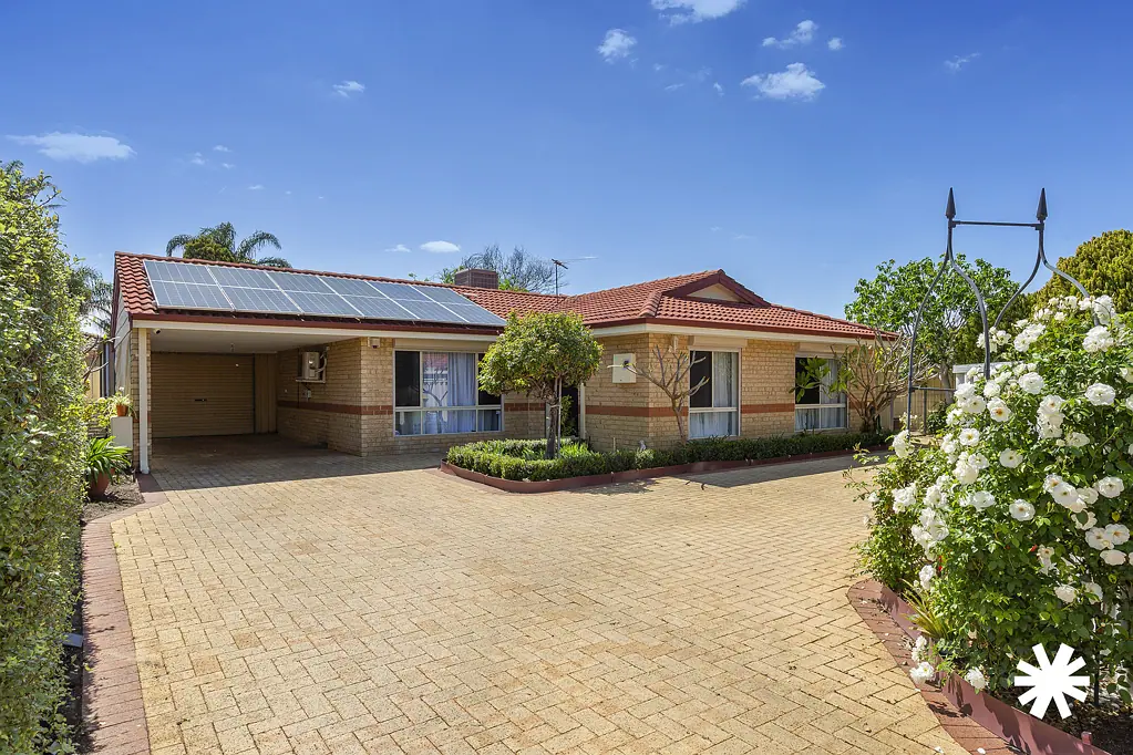 2/110 Centre Street, Queens Park, WA 6107