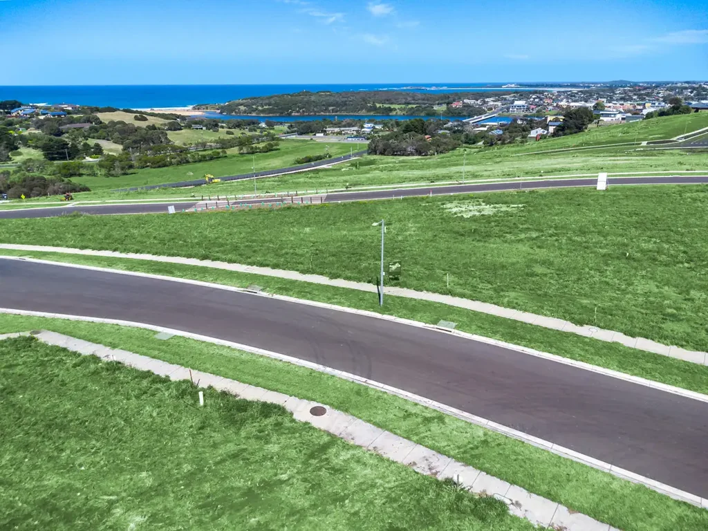 Warrnambool  Harbour, Port Fairy & Ocean Views