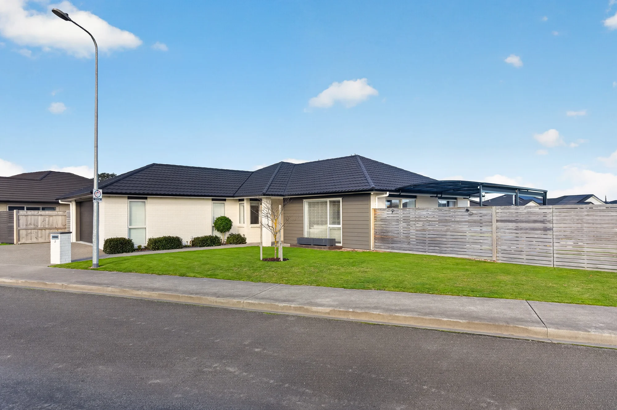 Carterton 3 Bedroom Sun, Style and Tararua Views