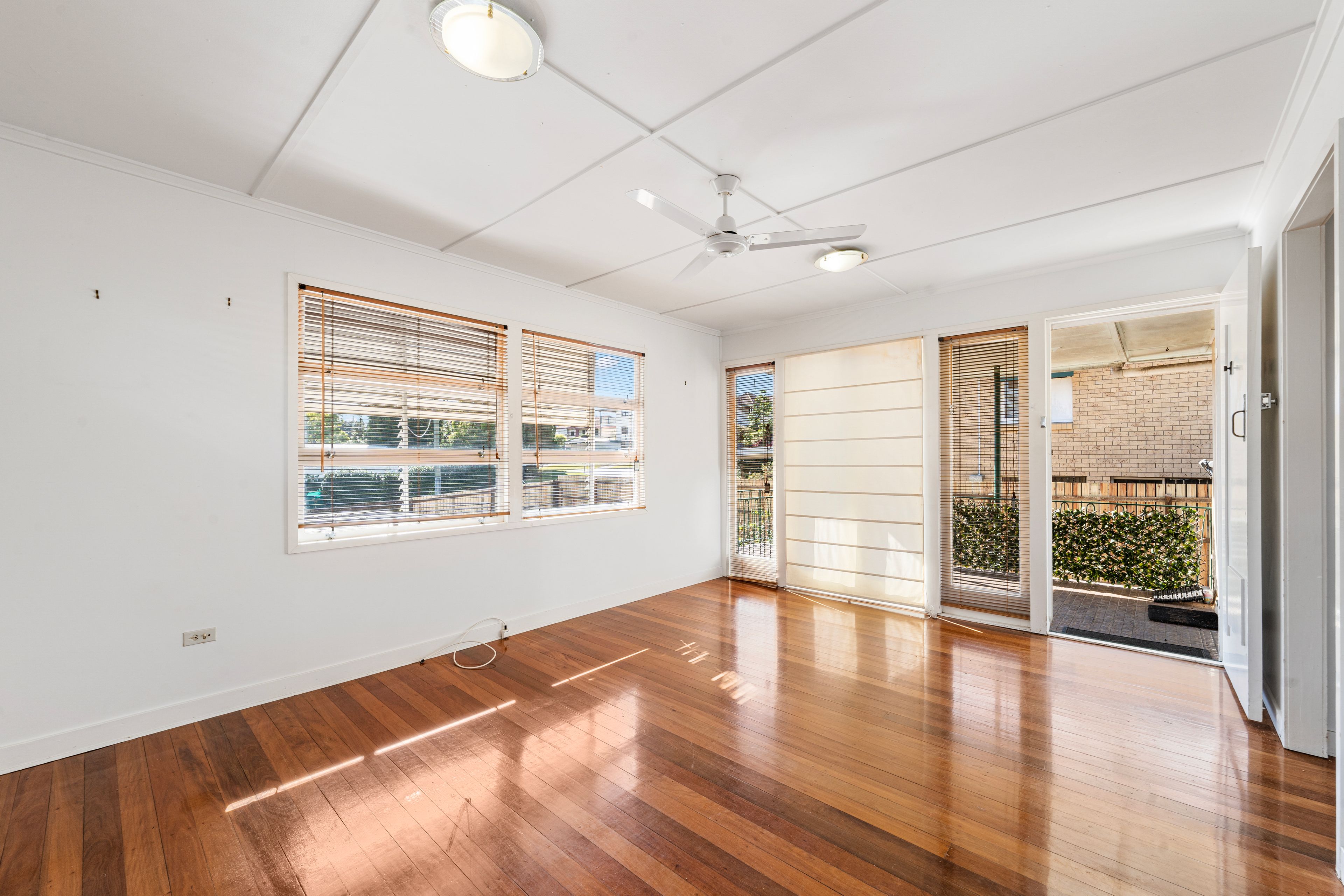 9 SILVERSTONE ST, HOLLAND PARK WEST QLD 4121, 0 habitaciones, 0 baños, House