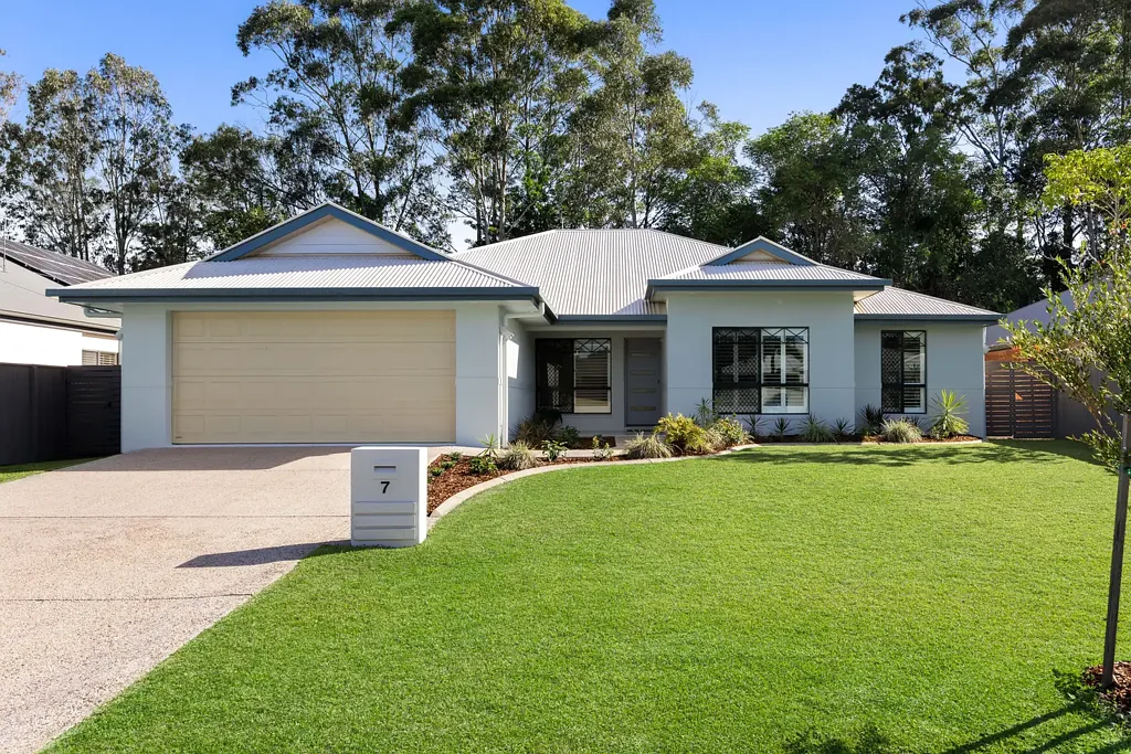 Buderim 4ਬੈੱਡਰੂਮ Resort-Style Living in Rainforest Estate - Renovated Glenwood Home with Tranquil Bush Outlook