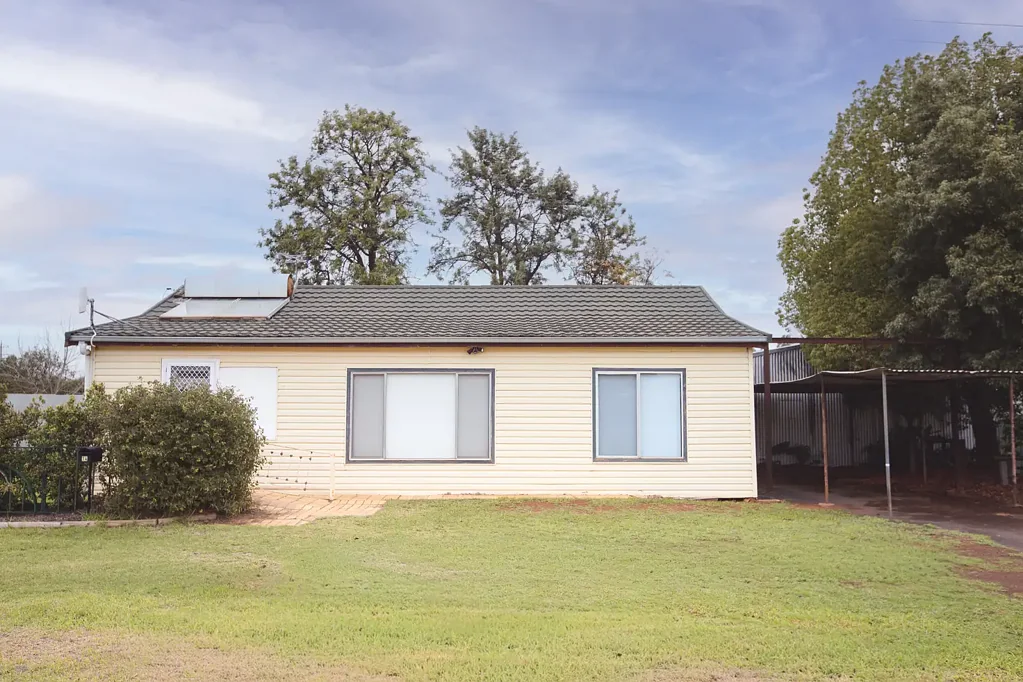 Spacious Family Home with Expansive Backyard