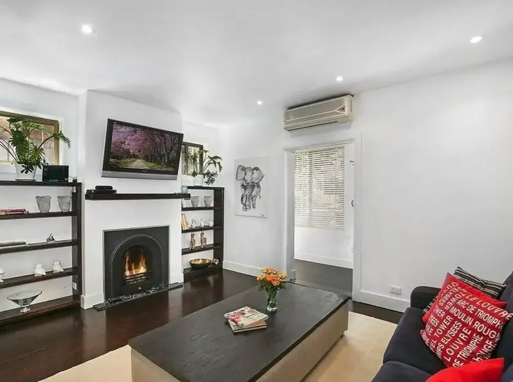 Beautifully renovated 2 bedroom apartment, with sunroom!