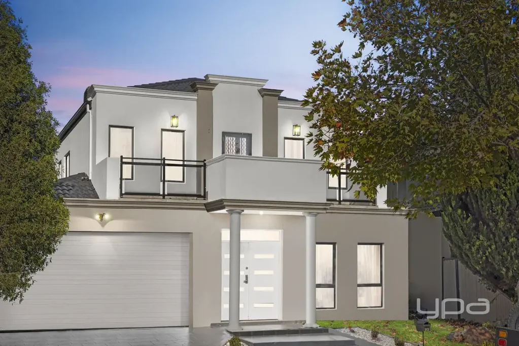 Family Grandeur in Prime Location!