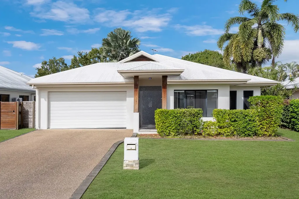 Kirwan 4 Bedroom Secure Family Living Within Royal Palms