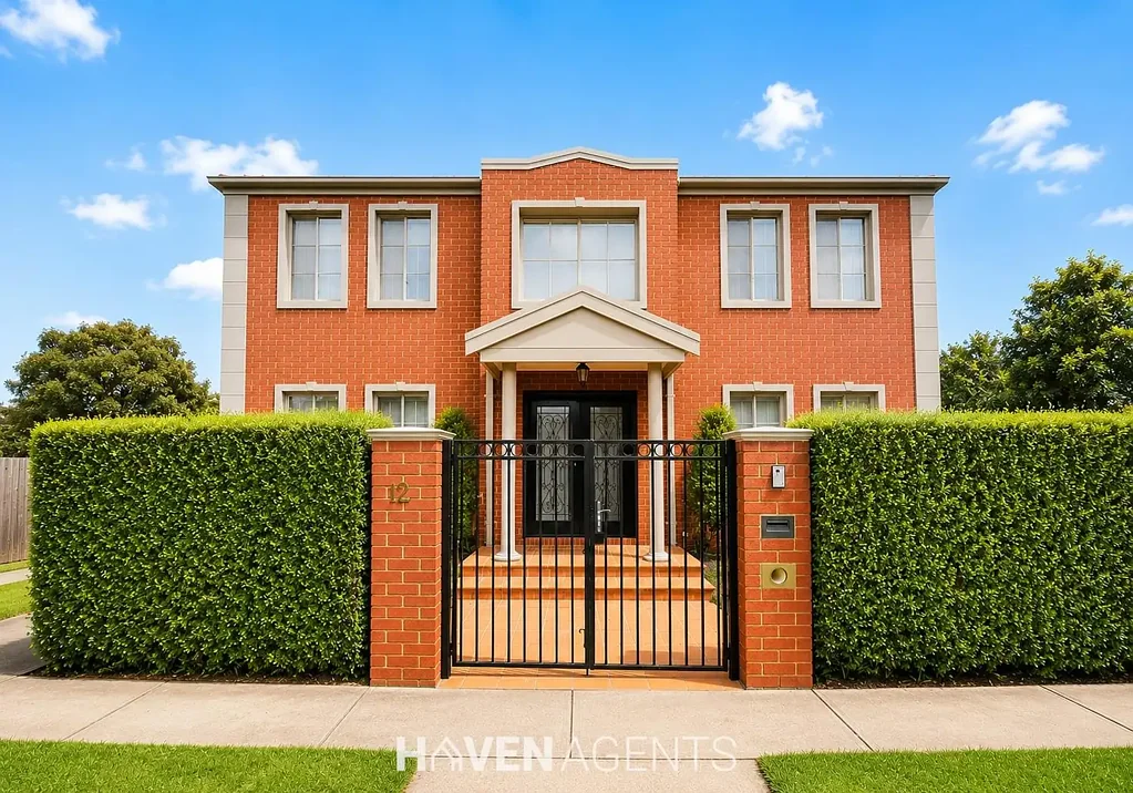 BEAUTIFULLY RENOVATED FAMILY HOME IN A PREMIUM HAMPTON EAST POSITION I HAVEN AGENTS