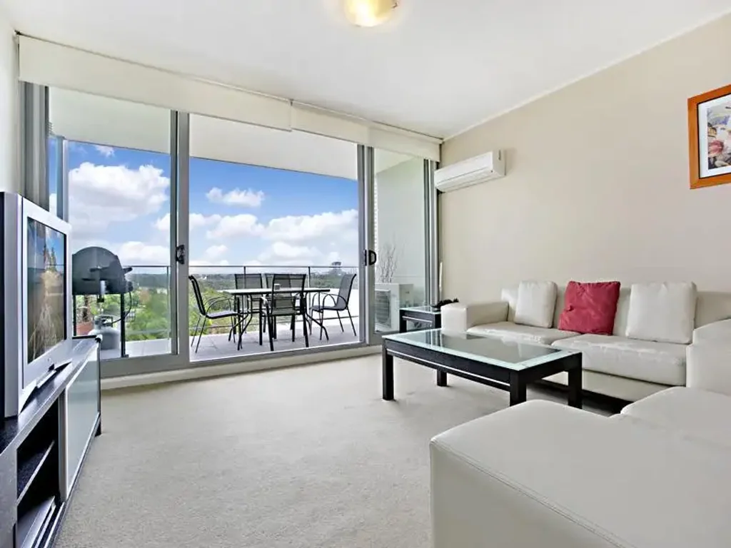 2 bedroom with Privacy, Space and VIEWS