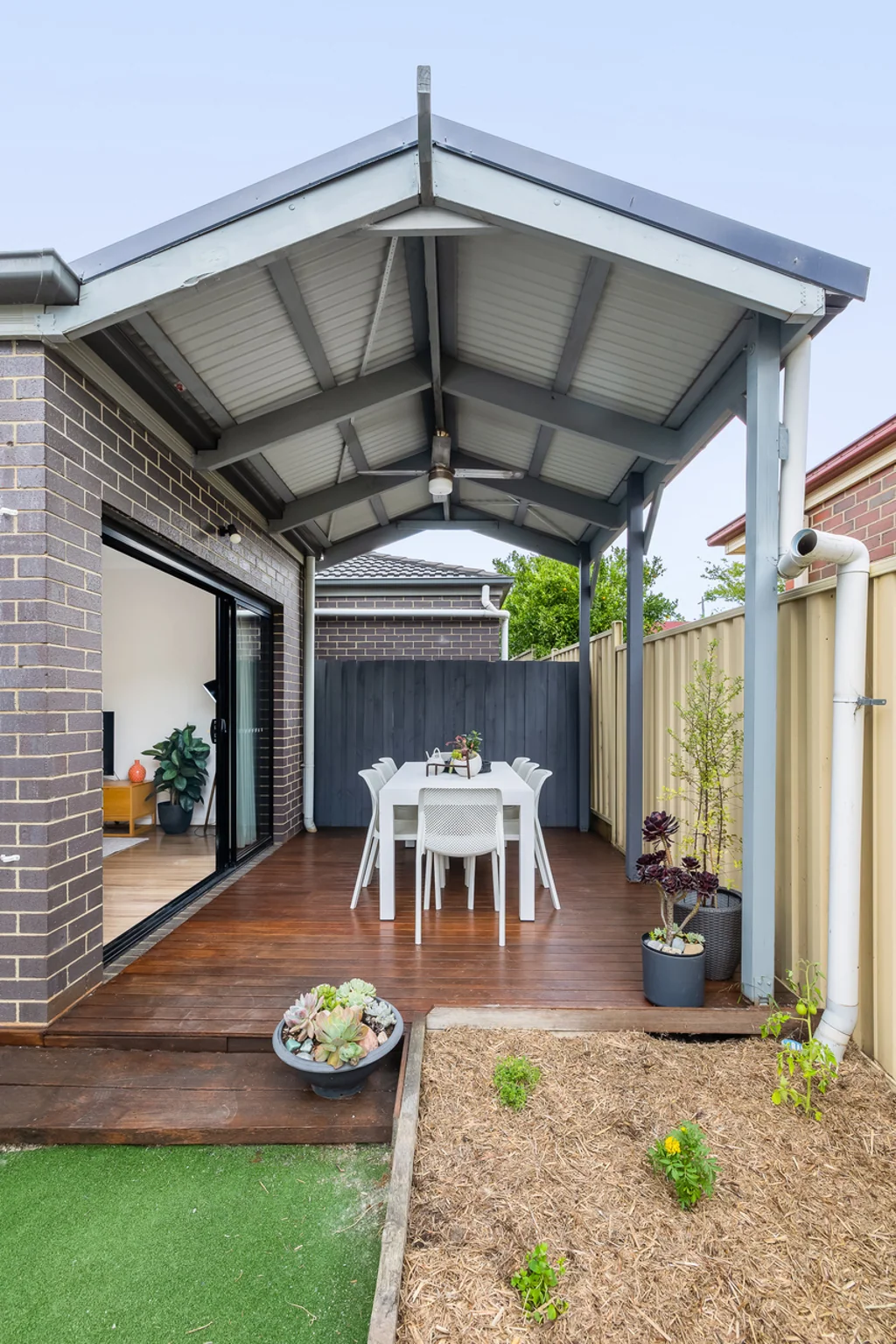2/27 Clements Grove, Reservoir, VIC 3073