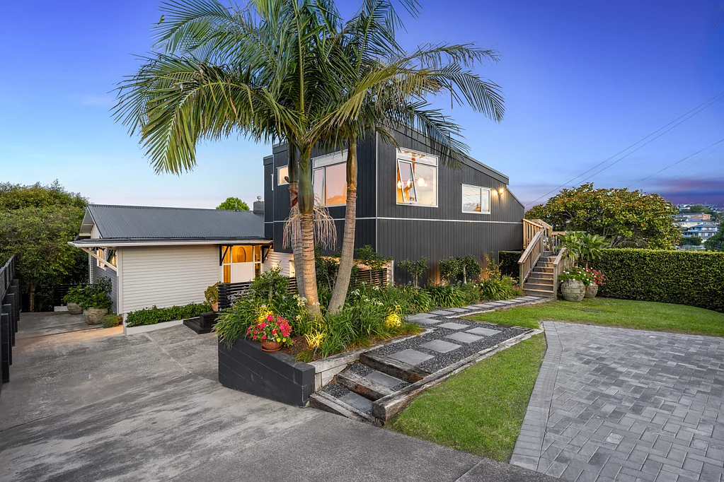 32 Colmar Road, Mellons Bay, Manukau City, Auckland