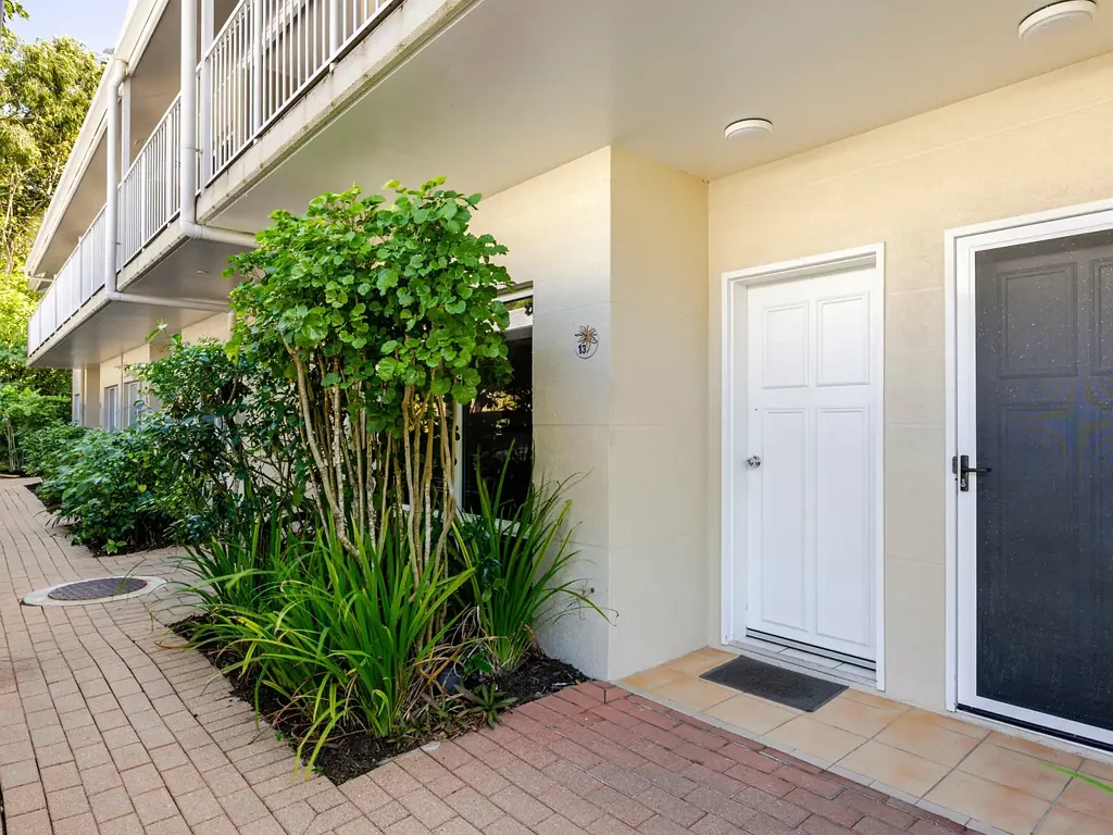 APPROVED TENANT | PENDING PAYMENT