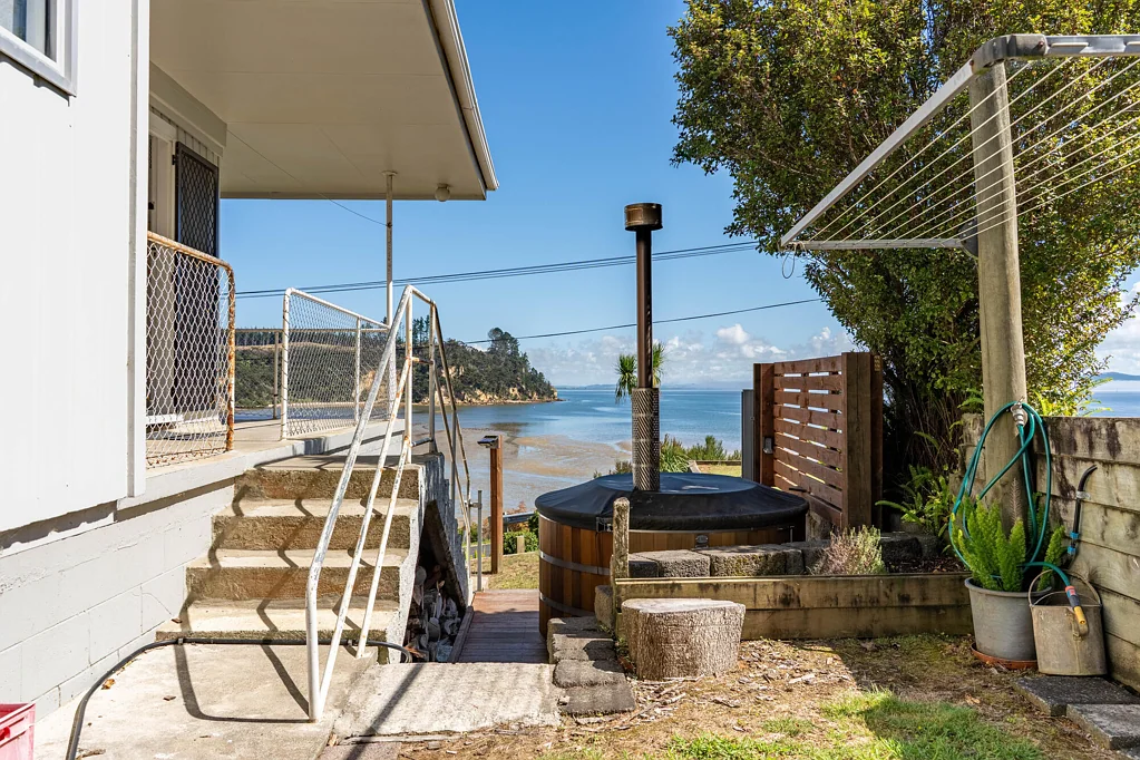 Pouto 3Zimmer Elevated Coastal Living with Harbour Views