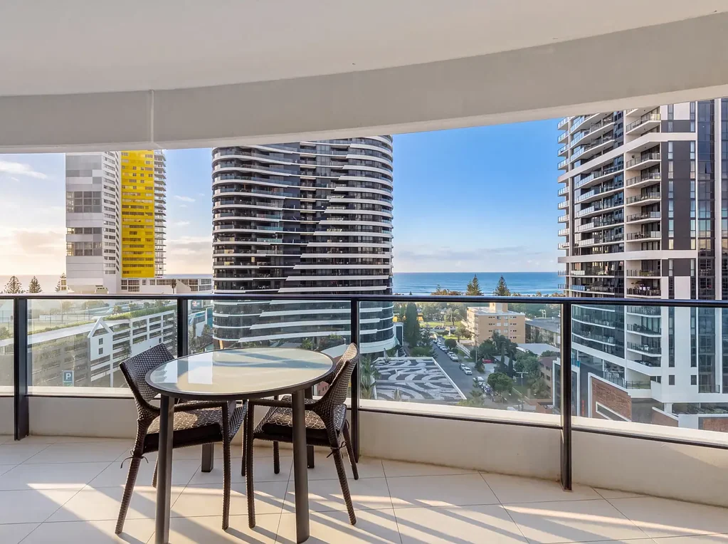 Broadbeach 1房  Must be sold in 28 days - Best 1bed + Study at Oracle