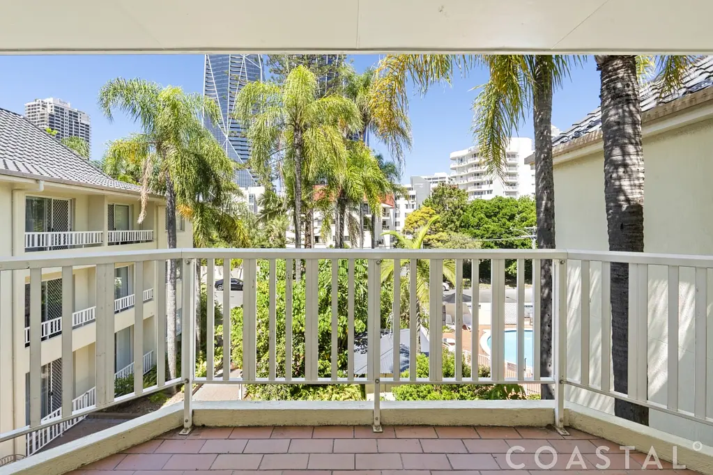 Beachside Living Between Surfers Paradise & Broadbeach - Unfurnished