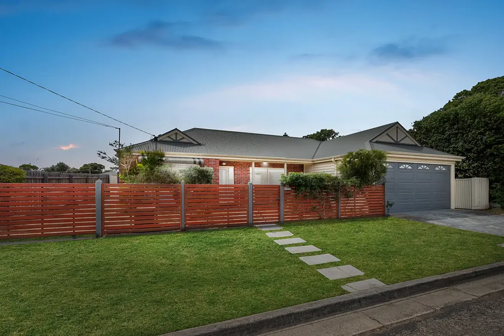 2A Moorfield Avenue, Rosebud, VIC 3939