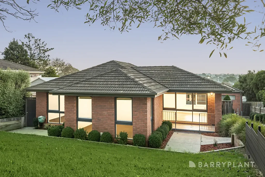 Chirnside Park 3غرفة نوم Light-filled style, walk to shops and entertainment.