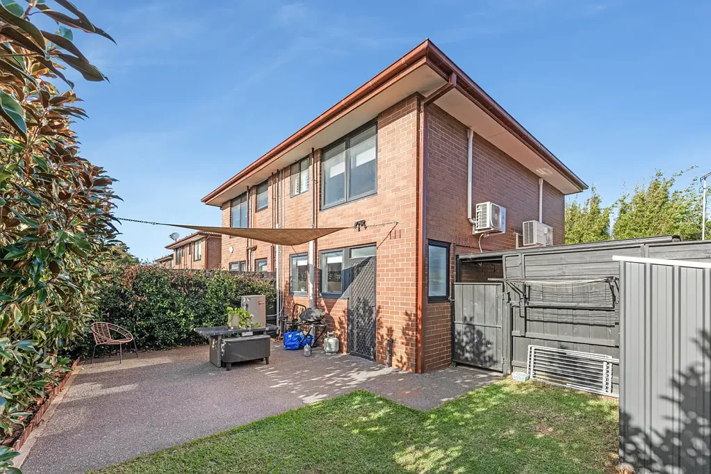Coastal Convenience in the Heart of Bonbeach.