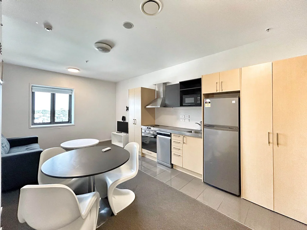 2 Beddie near all amenities !!