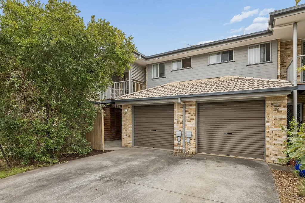 Bracken Ridge 3房  带空间、风格和绿意景致的联排别墅生活  Townhouse Living With Space, Style And Leafy Outlooks