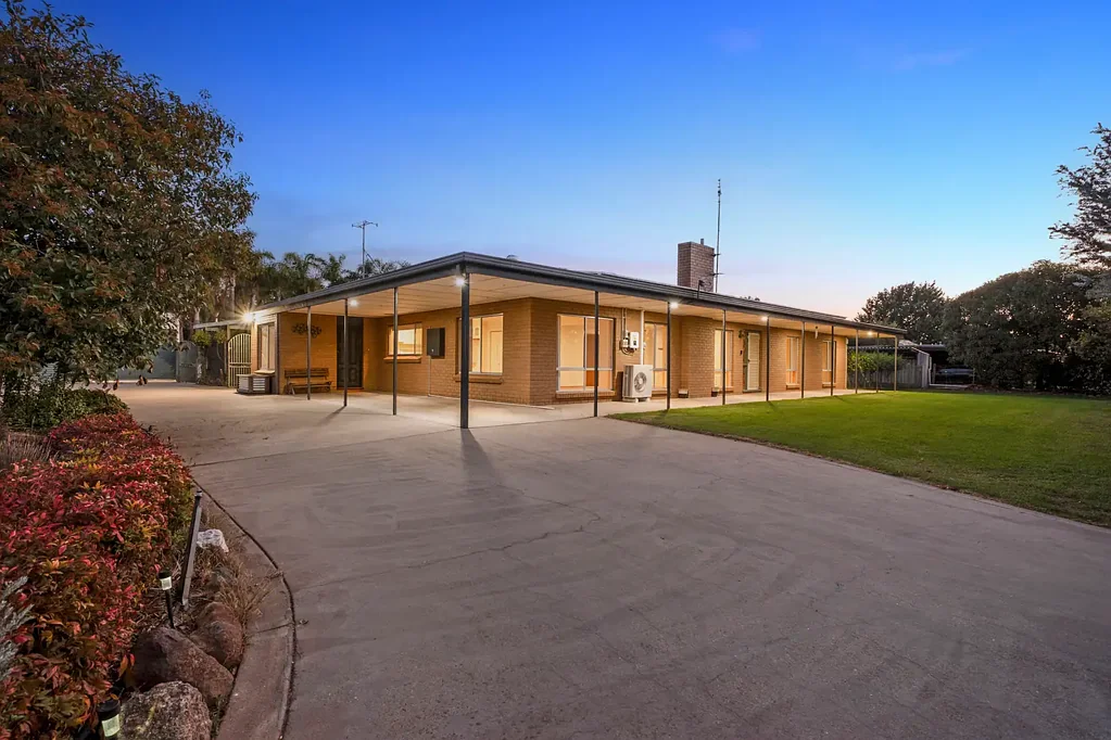 24 Devine Road, Kialla West, VIC 3631