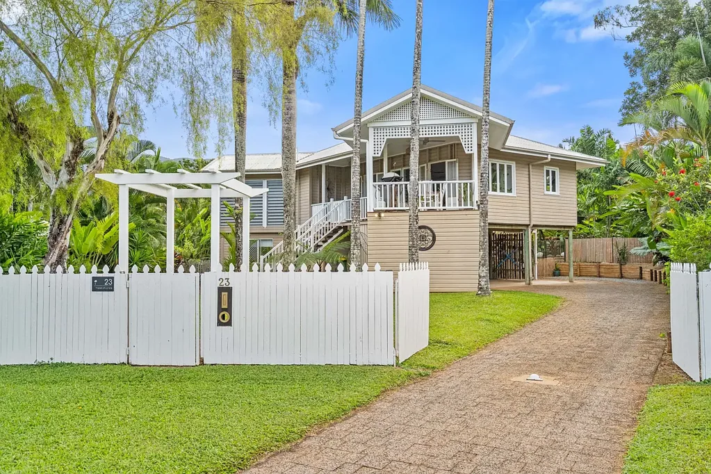 Brinsmead 4कमरा Tropical Queenslander Charm with Pool & Self-Contained Retreat
