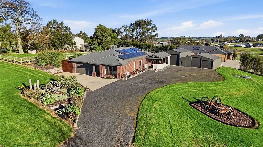 Poowong 3房  The Brief: Acreage living without the workload — the perfect turnkey property!