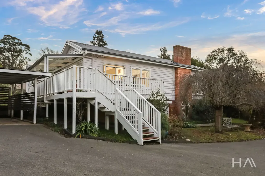 Kings Meadows 3房  Privacy & Character & Elevated Living