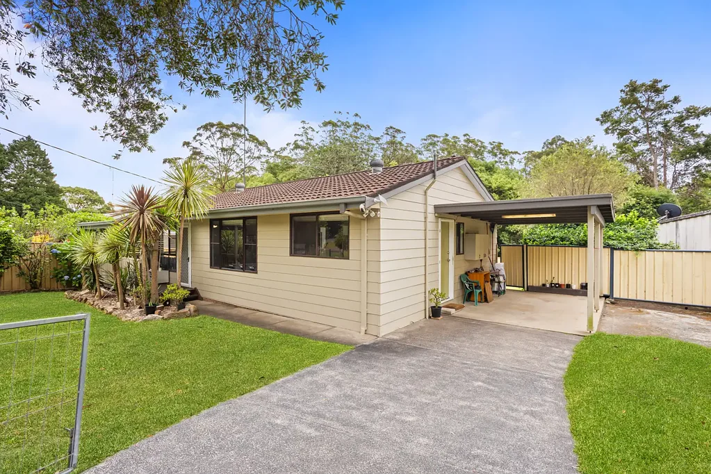 Light-Filled Family Home with Spacious Yard & Leafy Outlook