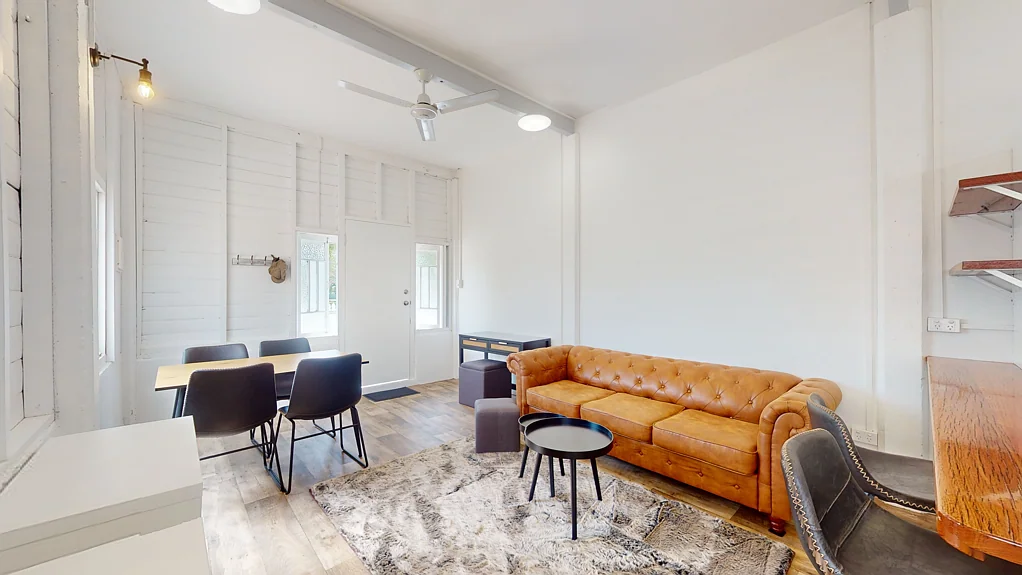 West End Beauty. Fully furnished Unit!