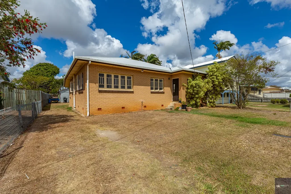 Norville 3Phòng ngủ GREAT VALUE BRICK HOME IN NORVILLE - INVEST OR MOVE IN LATER!