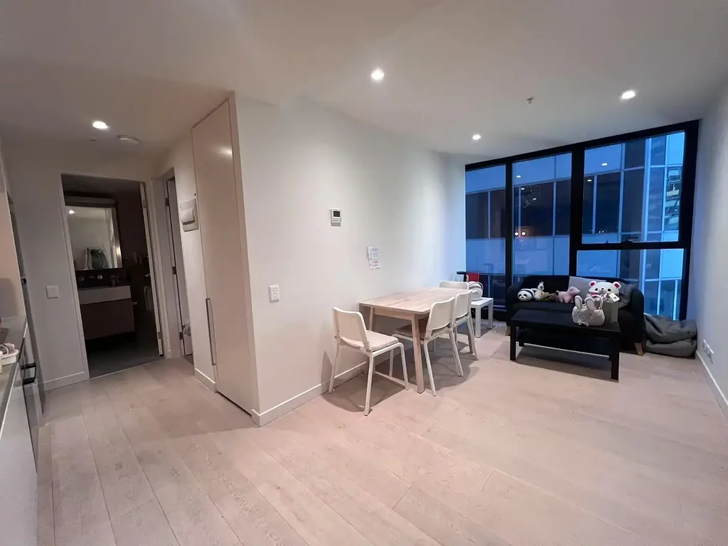 One-Bathroom Furnished Apartment @Queens Place