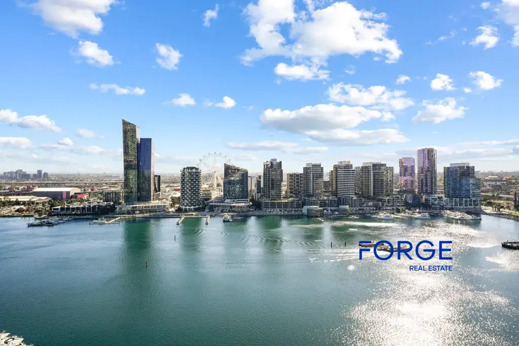 Docklands 3房 获奖设计公寓 137平米宽敞 3卧2卫 主卧带套 高端Miele厨房 北向水景 24小时礼宾服务 25米泳池 停车位近Woolworths&DFO Luxurious North-Facing Waterfront Living at Convesso