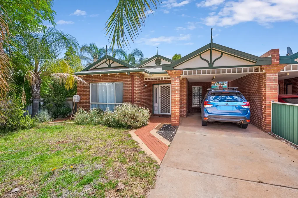 8a Kunanalling Avenue, Hannans, WA 6430