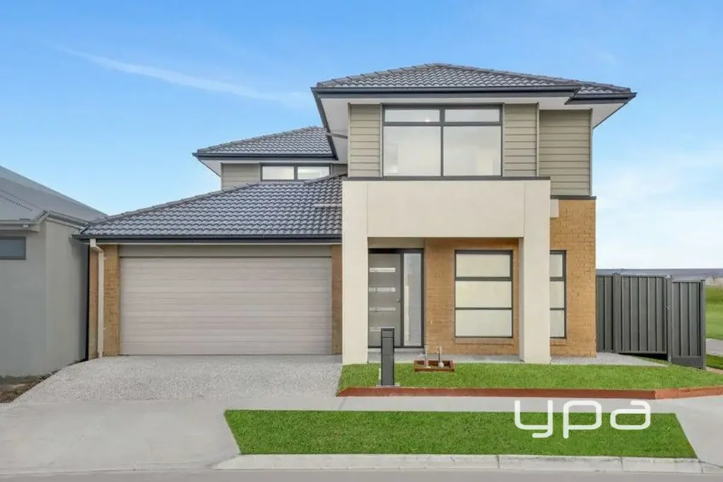 Tarneit 4房 4卧带步入式衣帽间 主卧独立卫浴 双车位遥控车库 低维护景观庭院 优质地板精美厨房 便捷交通购物近 Brand New | Two Living Areas | Designer Touches Throughout