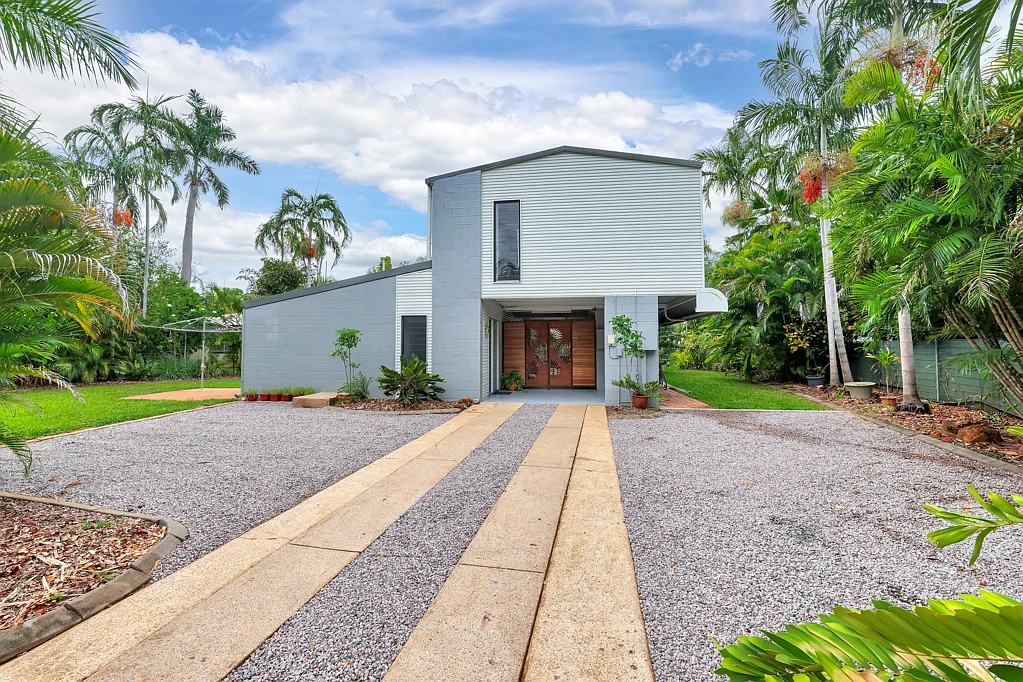 4 Howley Crescent, Anula, NT 812